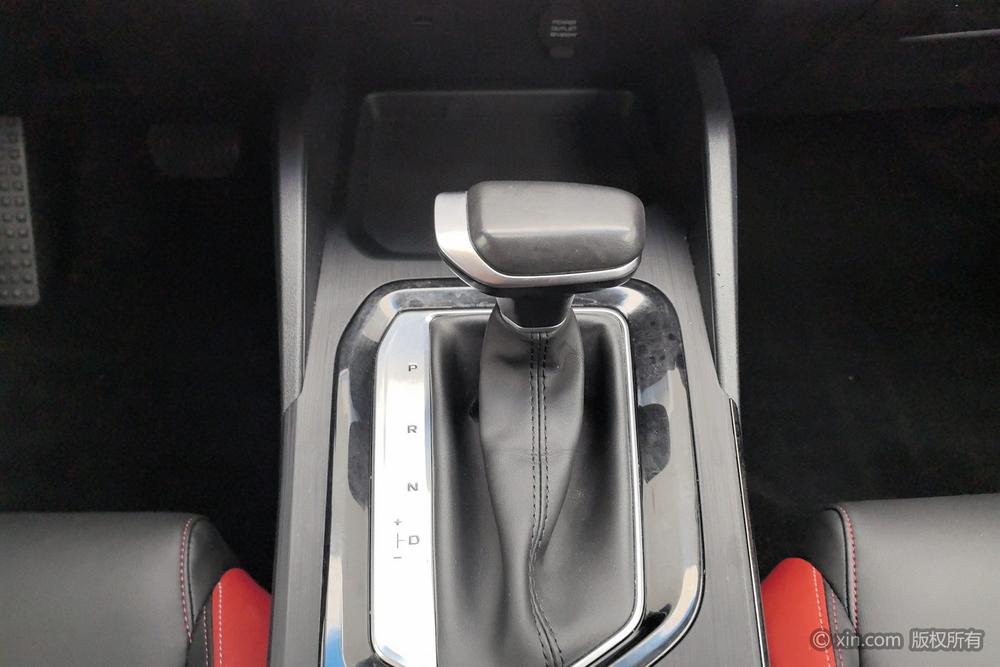 Geely Emgrand S, фото 15