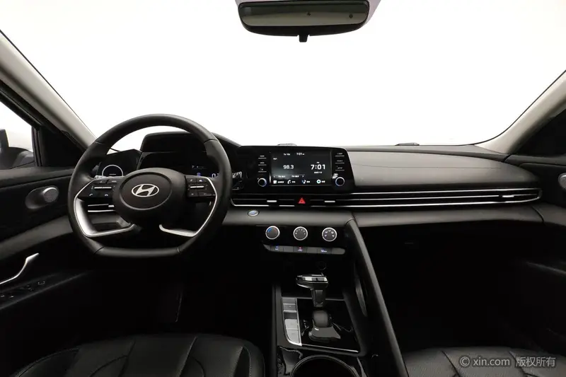 Hyundai Elantra — фото 8