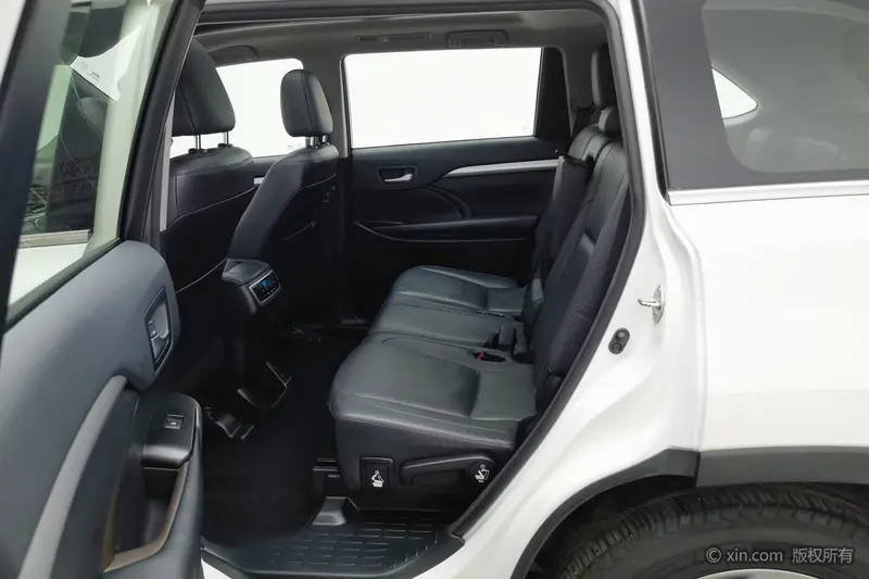 Toyota Highlander 2.0 T 4 WD Luxury 7 — фото 16