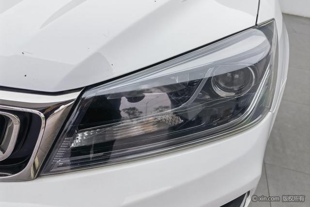 Geely Emgrand 2018 1.5 L CVT — фото 7