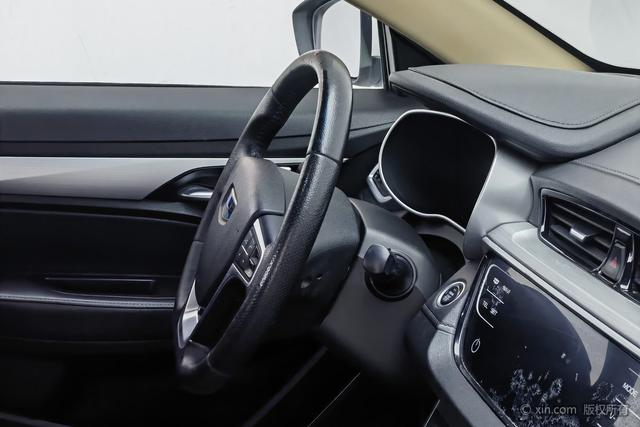 Geely Emgrand 2018 1.5 L CVT — фото 8
