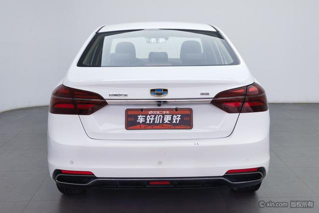 Geely Emgrand 2018 1.5 L CVT — фото 3