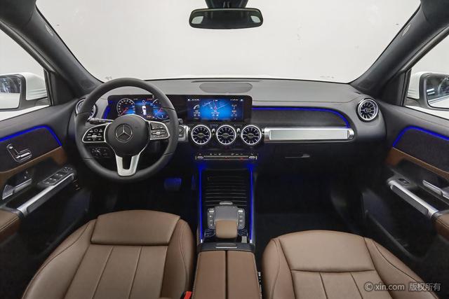 Mercedes-Benz GLB 2023 GLB 220 — фото 13