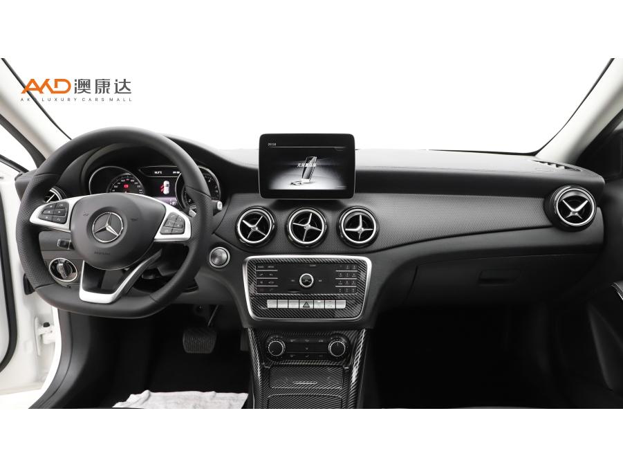 Mercedes-Benz GLA 2019 GLA 200 Fashion