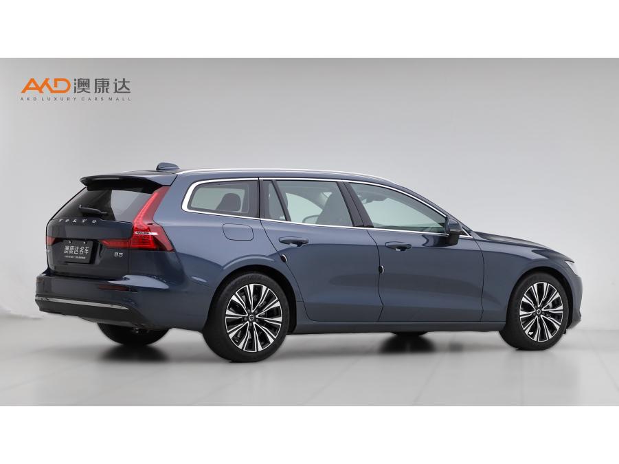 Volvo V60 2024 B5 Luxury
