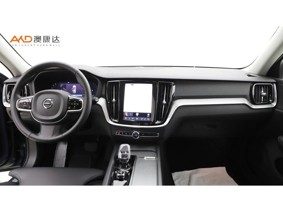Volvo V60 2024 B5 Luxury