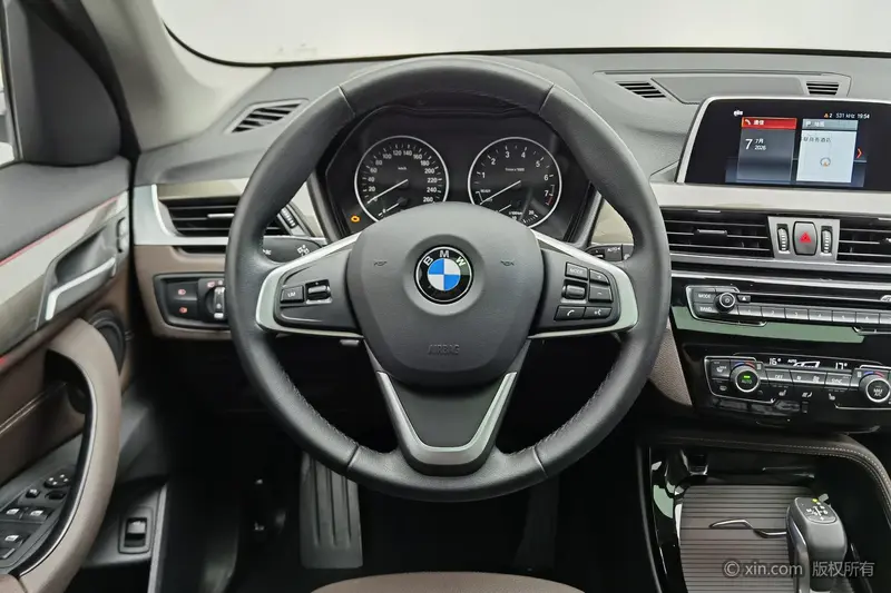 BMW X 1 x Drive 20 Li — фото 9