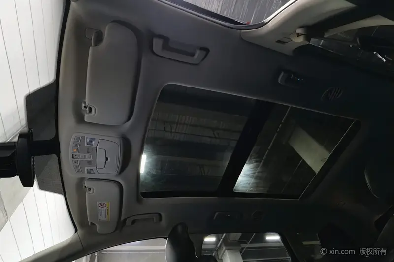 Ford Edge — фото 15