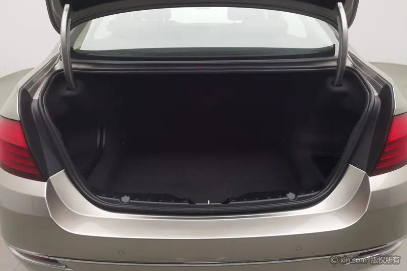 BMW 5 Series — фото 19