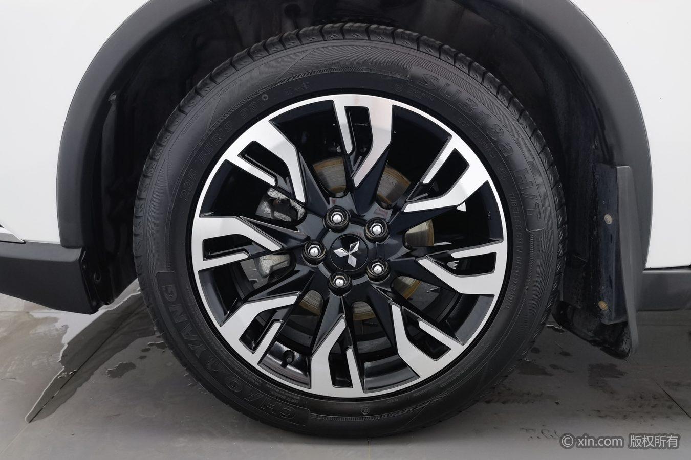 Mitsubishi Outlander 2019 2.4L 5 мест V