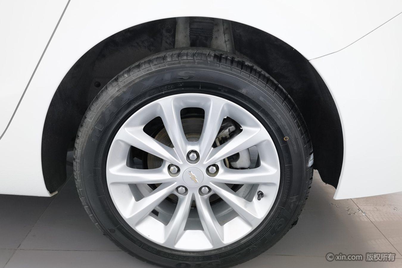 Chevrolet Cruze 2018 320 AT