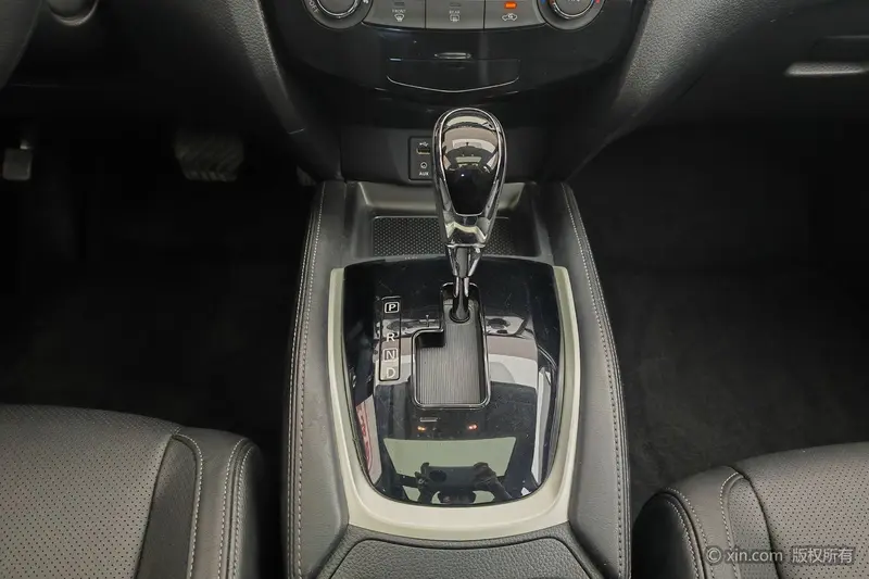 Nissan X-Trail 2.0 L CVT Comfort 2 WD — фото 10