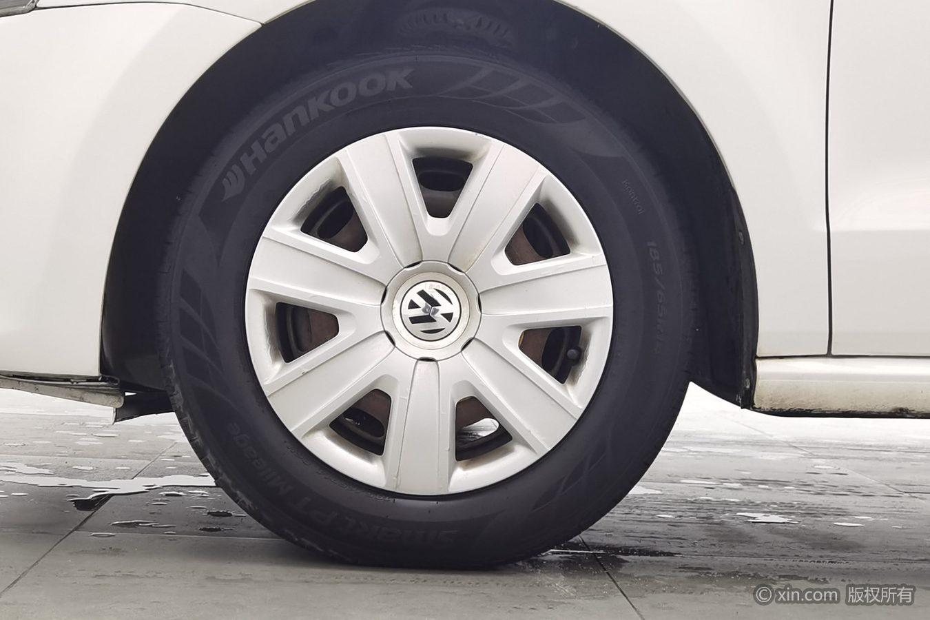 Volkswagen Polo 2011 1.4L MT