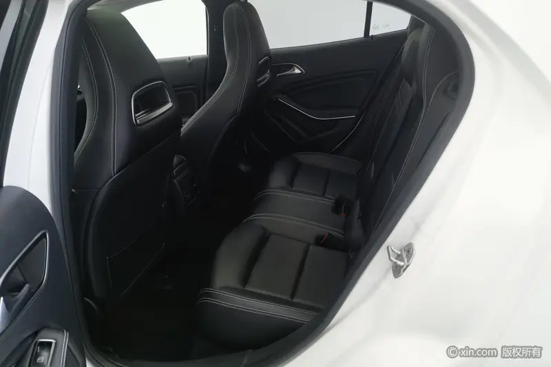 Mercedes-Benz GLA 220 4 MAT IC Luxury — фото 14