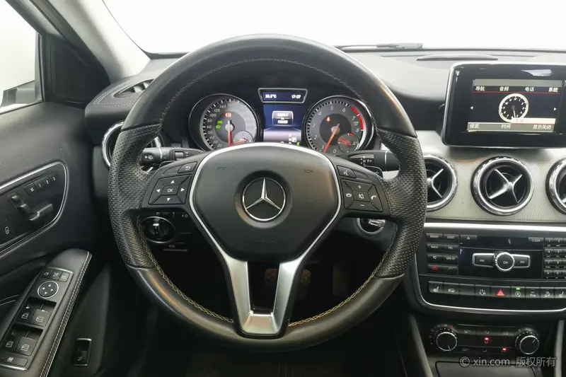 Mercedes-Benz GLA 220 4 MAT IC Luxury — фото 9