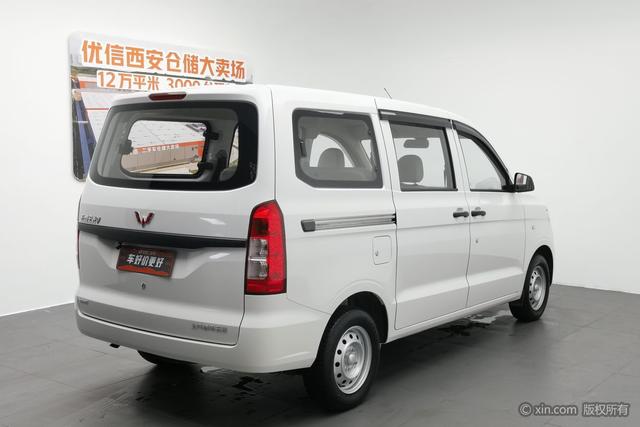Wuling Hongguang V — фото 4