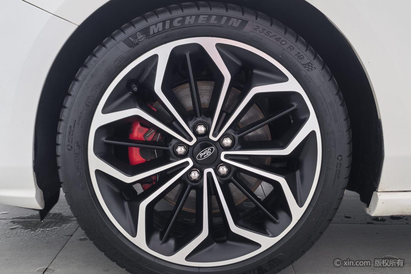 Ford Focus 2020 EcoBoost 180 AT ST Line