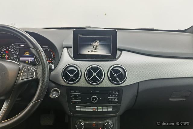 Mercedes-Benz B-Class 2015 B 200 — фото 11
