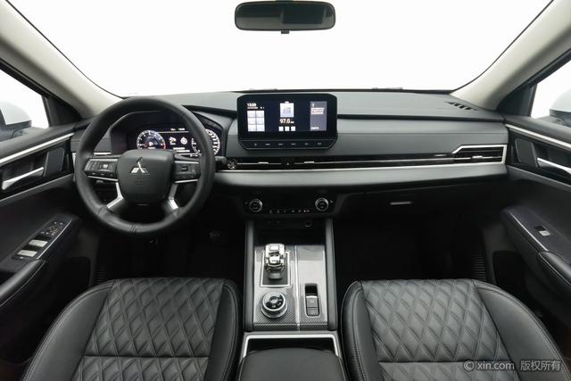 Mitsubishi Outlander 2023 1.5 T CVT 4 WD 7 — фото 13