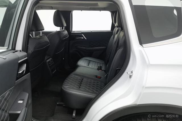 Mitsubishi Outlander 2023 1.5 T CVT 4 WD 7 — фото 20