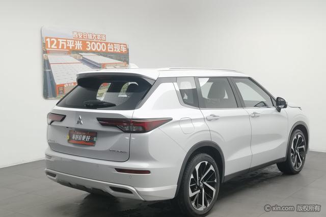 Mitsubishi Outlander 2023 1.5 T CVT 4 WD 7 — фото 4