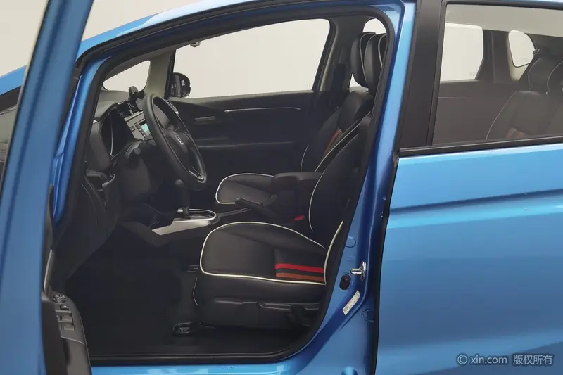 Honda Fit — фото 12