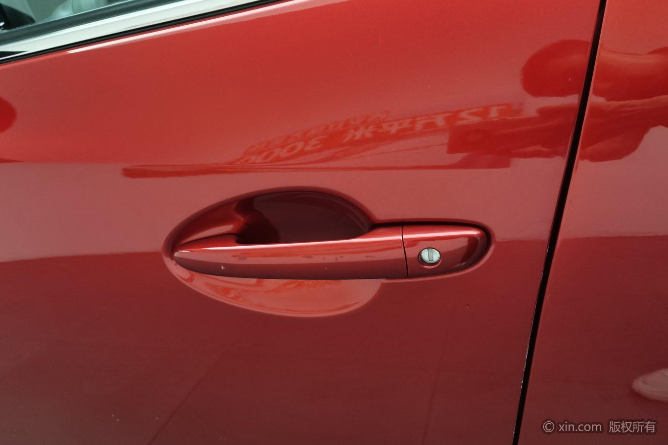 Mazda Mazda3 3 2017 2.0L AT Luxury V