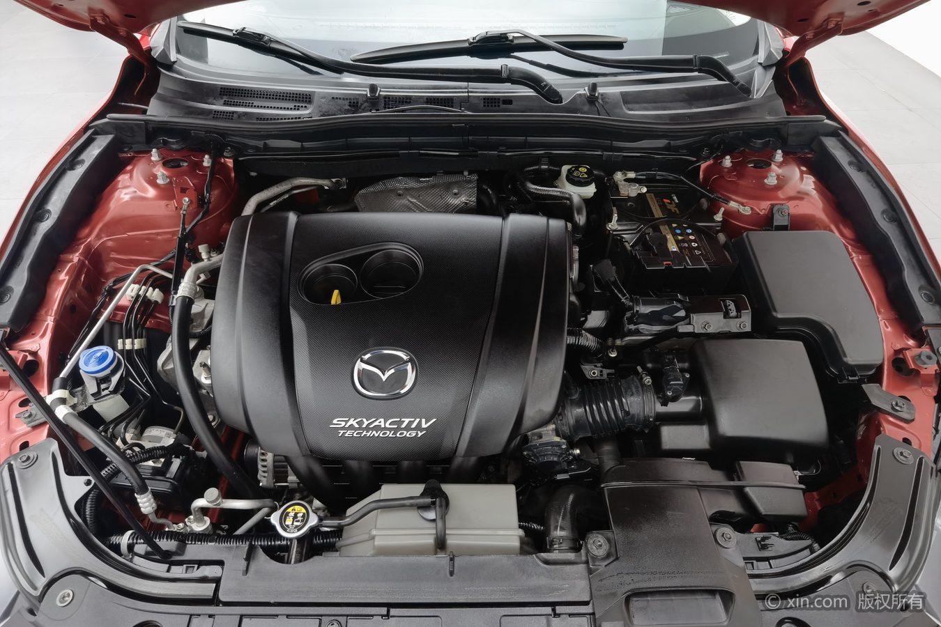 Mazda Mazda3 3 2017 2.0L AT Luxury V