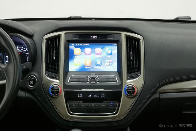 Changan CS95 2017 2.0 T 2 WD — фото 13