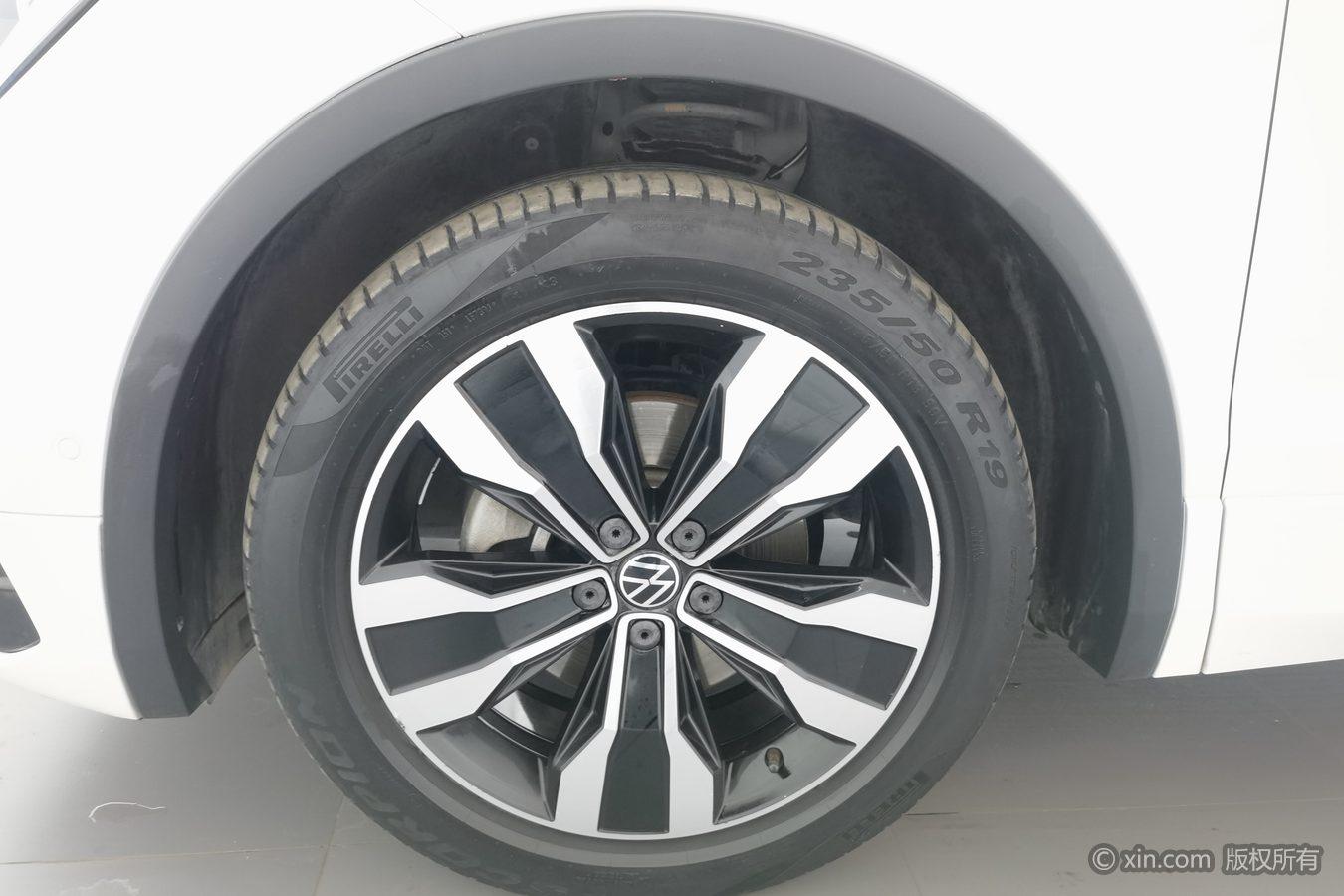 Volkswagen Tiguan L L 2022 330TSI AT R-Line