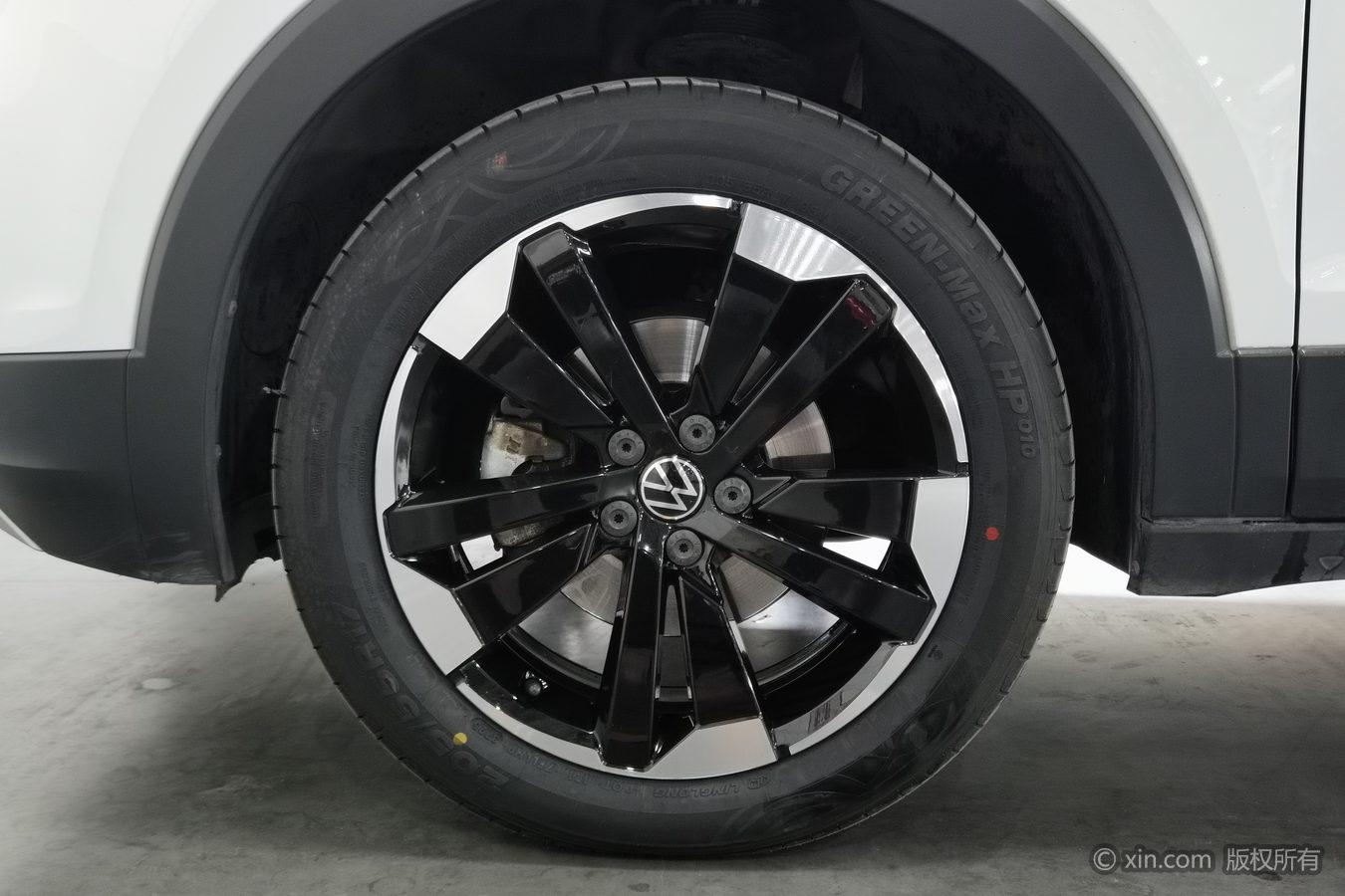 Volkswagen Tacqua 2021 1.5L AT Smart Connect