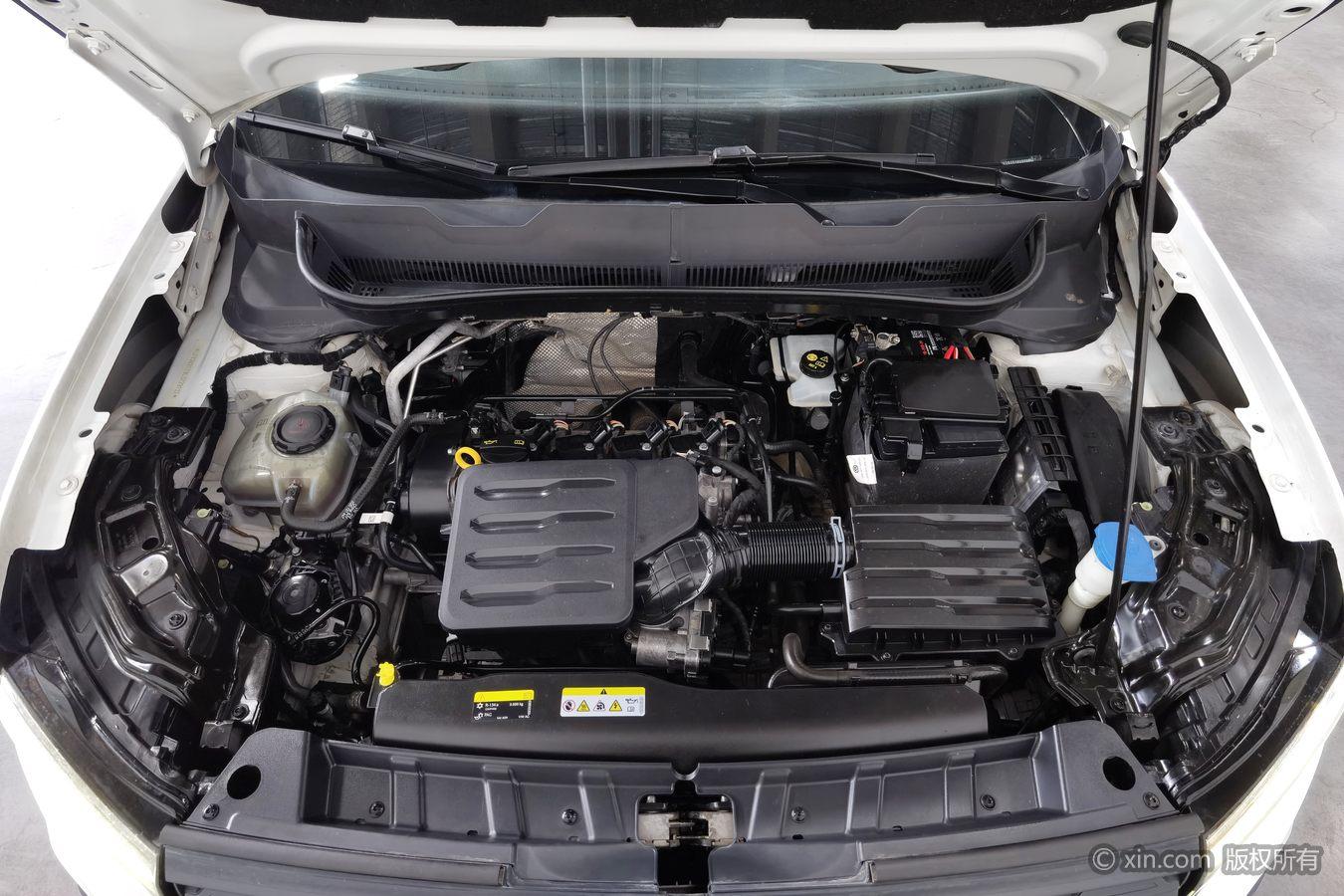 Volkswagen Tacqua 2021 1.5L AT Smart Connect