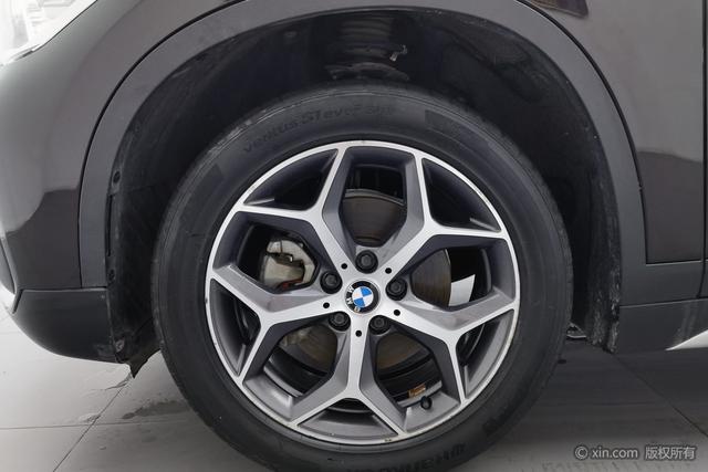 BMW X1 2019 s Drive 18 Li — фото 8