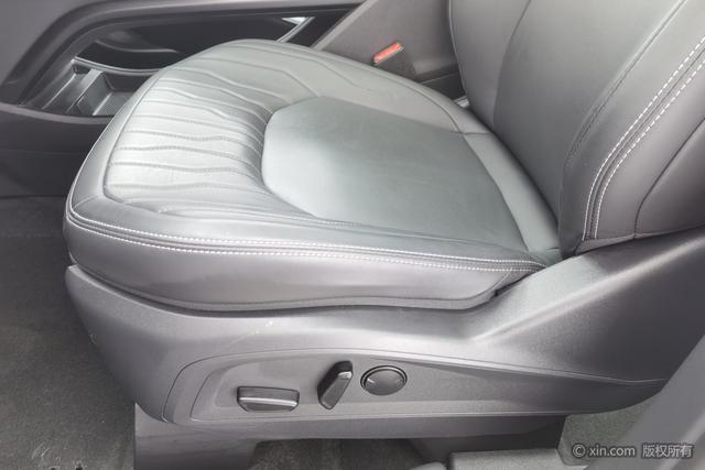 Ford Edge 2025 L 2.0 T Eco Boost EHybrid 2 WD Luxury — фото 19