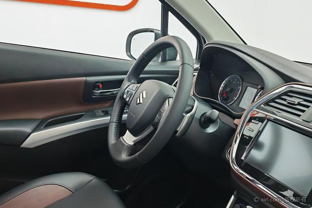 Suzuki Vitara 2017 1.6 L CVT 2 WD — фото 12