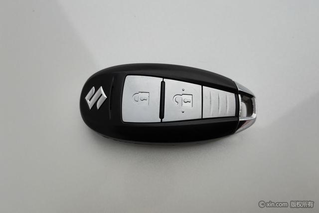 Suzuki Vitara 2017 1.6 L CVT 2 WD — фото 6