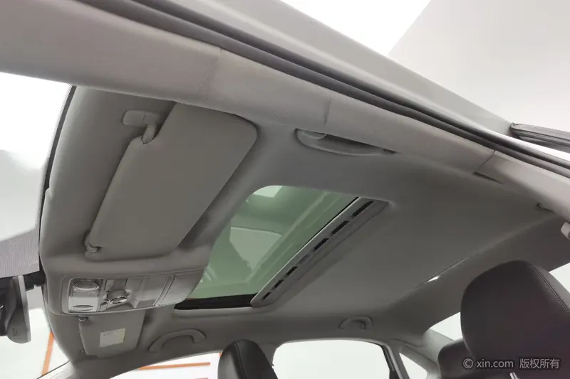 Volkswagen Passat — фото 16