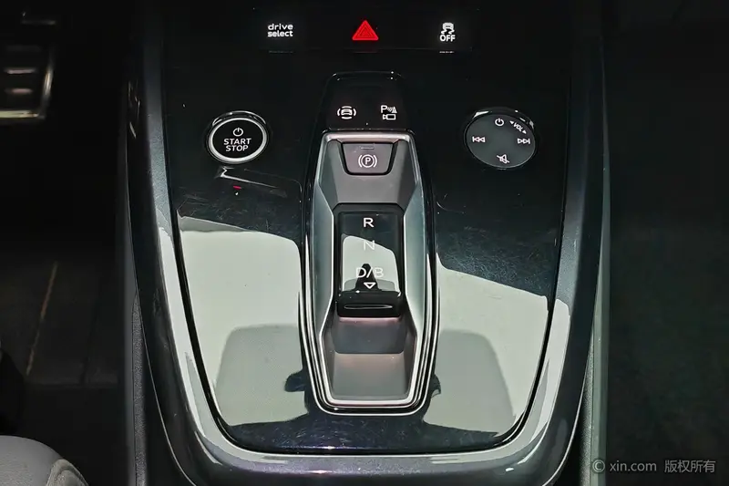 Audi Q 4 e-tron 40 — фото 10