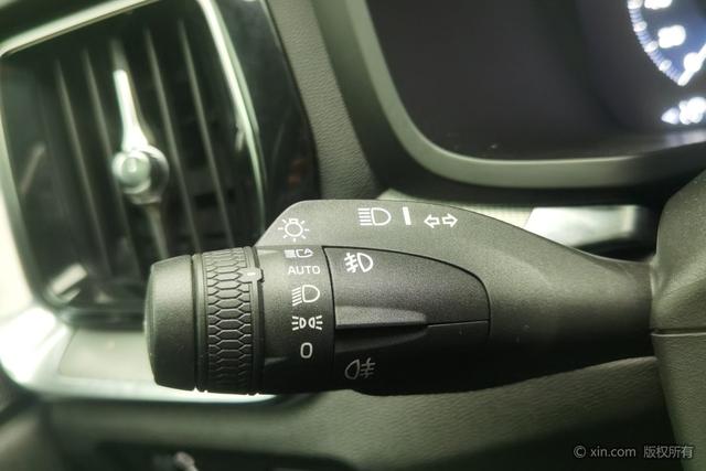 Volvo V60 2020 T 5 — фото 16