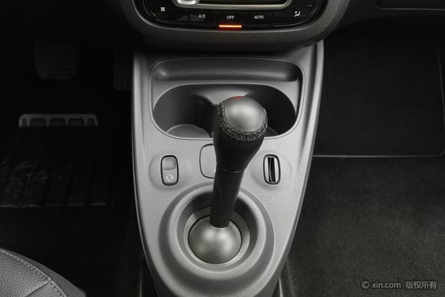 smart forfour 2018 0.9 T 66 — фото 15