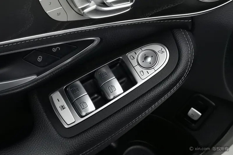 Mercedes-Benz C-Class — фото 17
