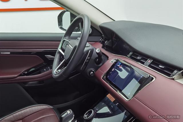 Land Rover Range Rover Evoque 2023 L 249 PS R-Dynamic HSE — фото 16