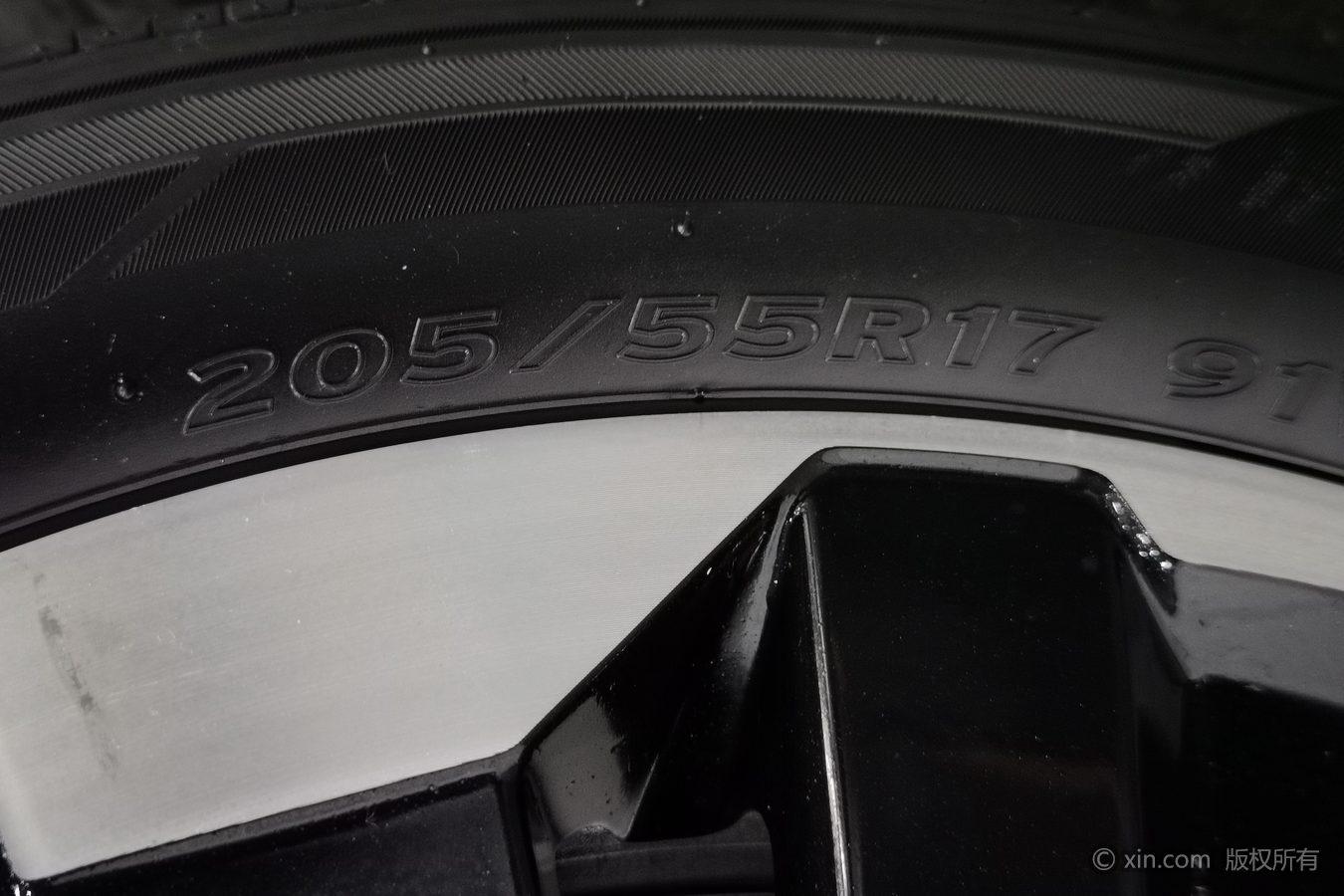 Volkswagen Tacqua 2021 1.5L AT Smart Connect