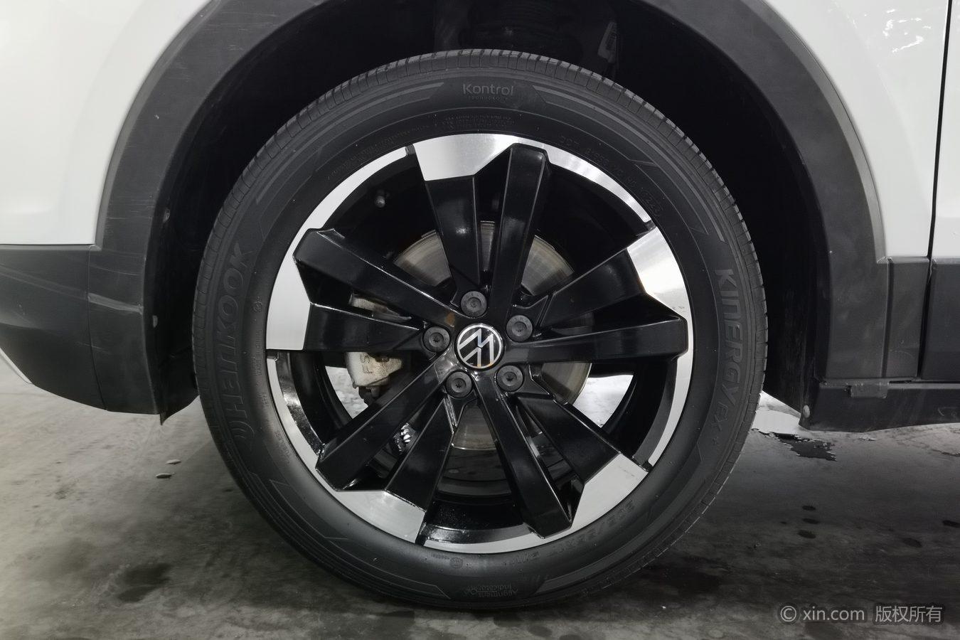 Volkswagen Tacqua 2021 1.5L AT Smart Connect