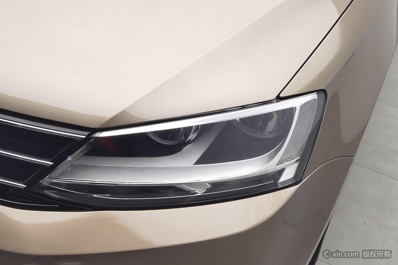 Volkswagen Sagitar 2015 1.6L MT Comfort