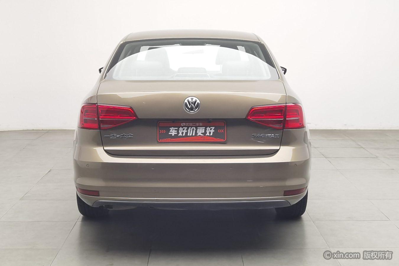 Volkswagen Sagitar 2015 1.6L MT Comfort