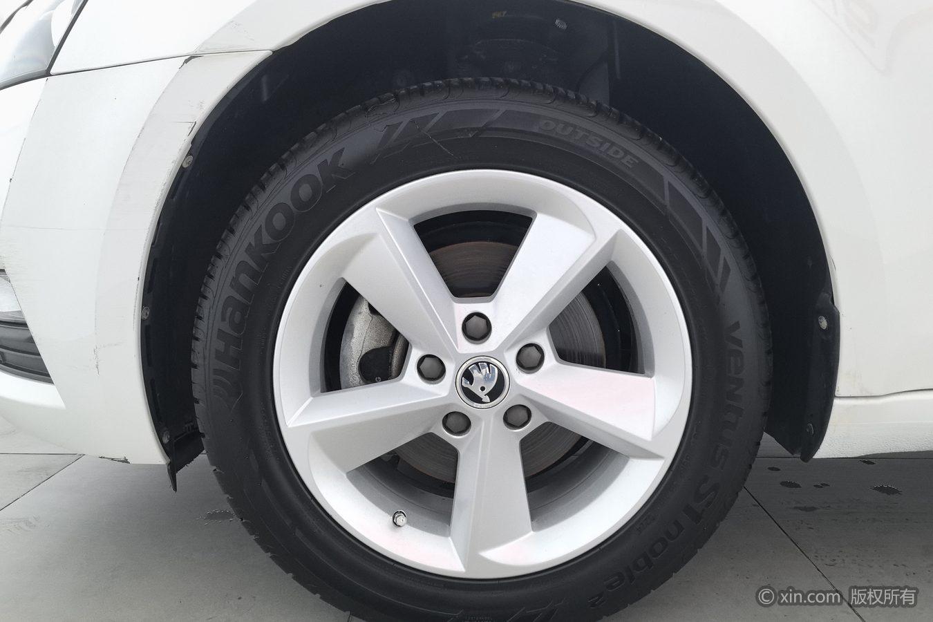 Skoda Octavia 2018 1.6L MT Standard