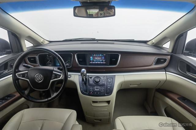 Buick GL8 2017 25 S Luxury V — фото 13