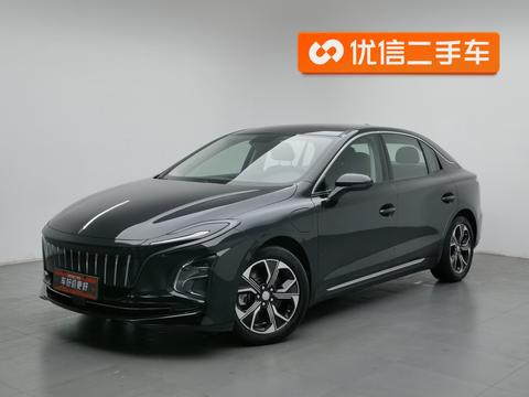 Hongqi E-QM5