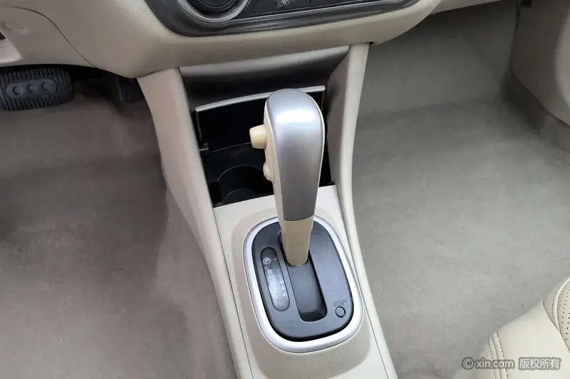 Nissan Sylphy 1.6 XE AT Advanced — фото 10